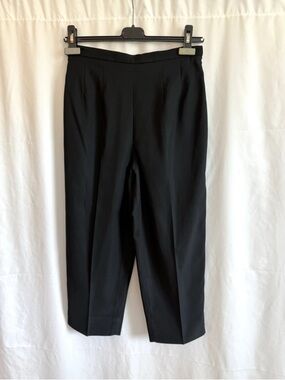 Alberto Makali Black Cropped Pants - Size 6 Small